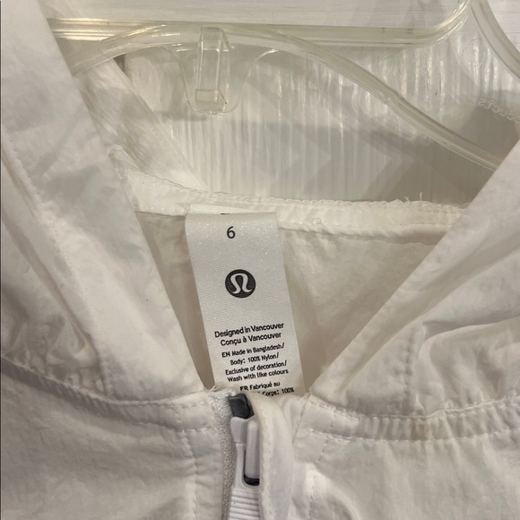 Lululemon Waterproof Hooded Cropped Anorak - Picture 3 of 5